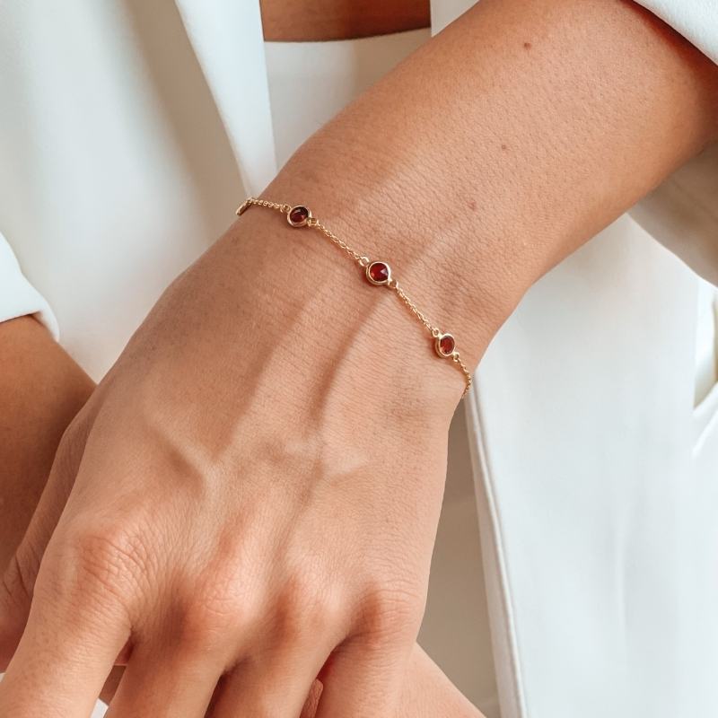 Birthstone Golden January ezüst karkötő - Gránát - Indira