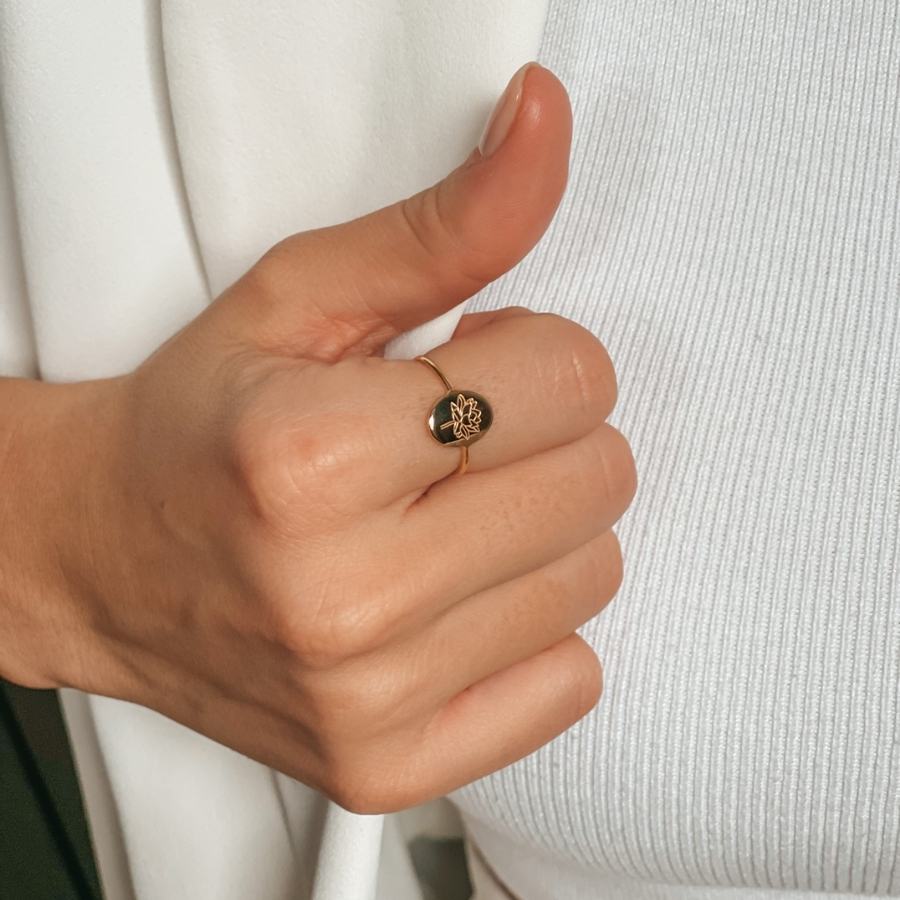 Ezüst Birth Flower Golden gyűrű - Júliusi Lótusz - Indira