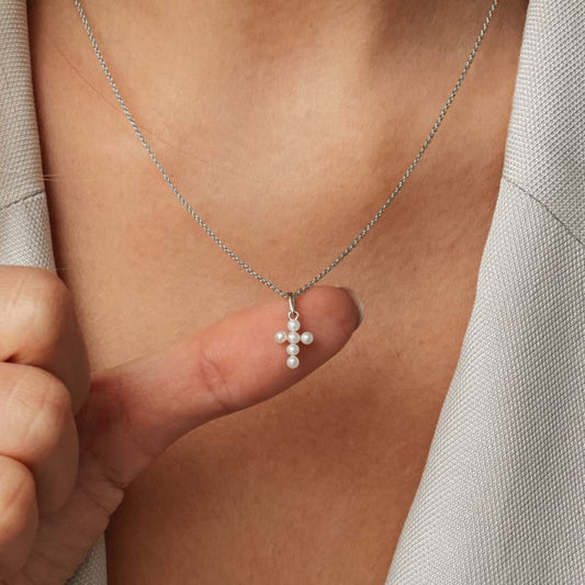 Fehérarany Pearl Cross medál - Természetes gyöngyök - Indira