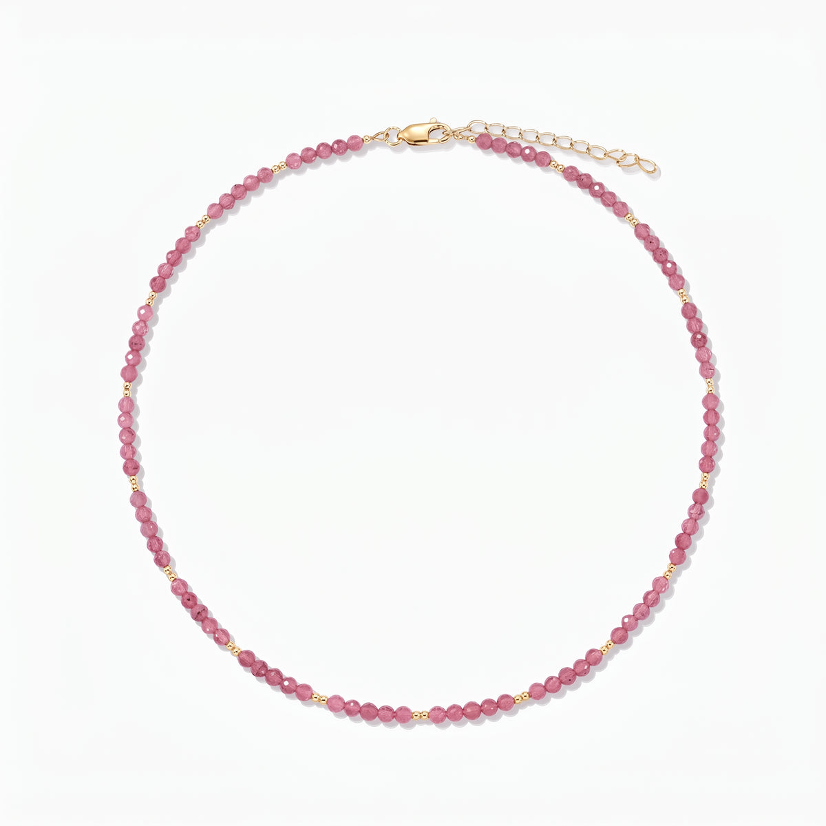 Silver Necklace Golden SummerScape - Tourmaline by Indira: rózsaszín turmalin gyöngyös nyaklánc apró arany részletekkel, karabinerzárral és hosszabbítólánccal, fehér háttéren.
