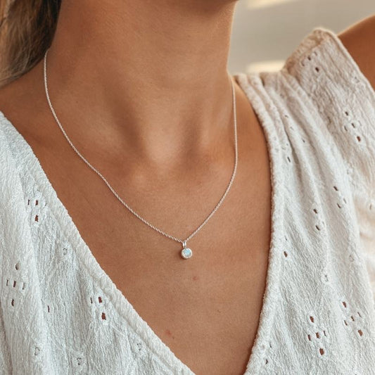 Birthstone júniusi ezüst nyaklánc - Holdkő - Indira