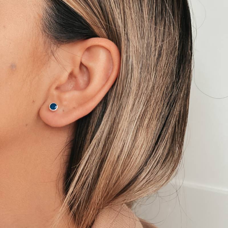 Szeptemberi születésköves ezüst fülbevaló – Lapis – Indira
