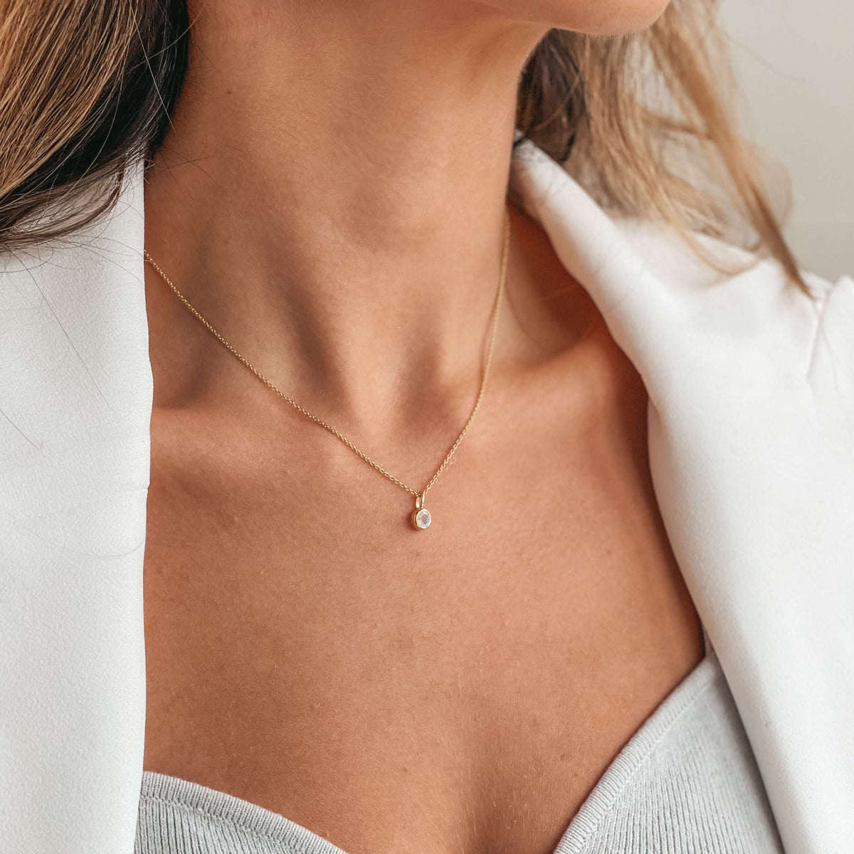 Ezüst Birthstone Golden June nyaklánc - Holdkő - Indira