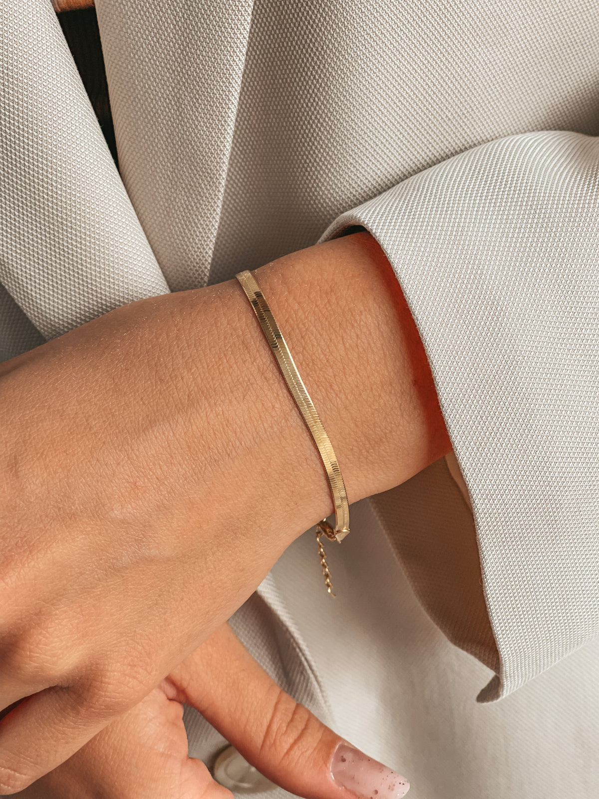 Ezüst Golden Herringbone karkötő - Indira